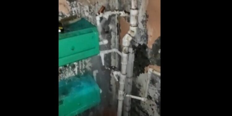 Bakıda binada krant partladı, hər yeri su basdı – “Azərsu”dan xəbər yoxdur (VİDEO)