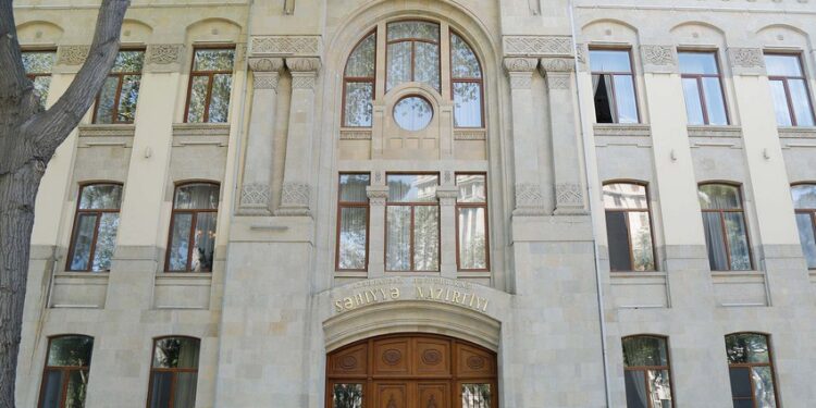 Səhiyyə Nazirliyi apteklərdə dərman qıtlığının yaranmasına münasibət bildirib