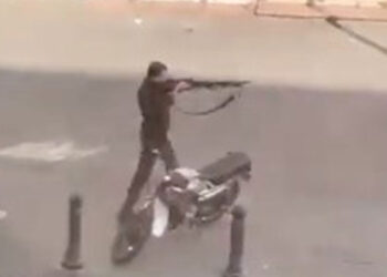 Tehranda xüsusi təyinatlılar etirazçıları atəşə tutdu – Video