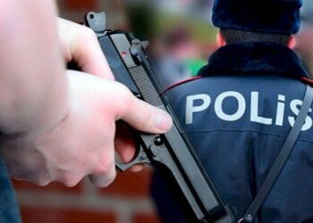 Şəmkirdə polisə bıçaqlı hücum – Atəş açıldı