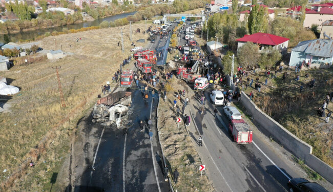 Türkiyədə ağır qəza – Ölən və yaralananlar var