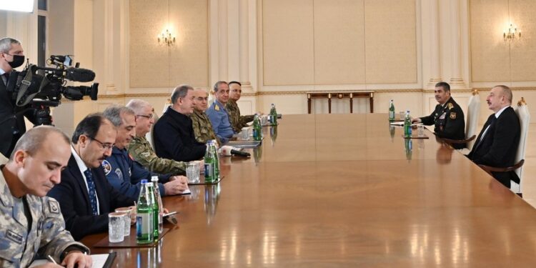 Prezident Hulusi Akarı qəbul etdi