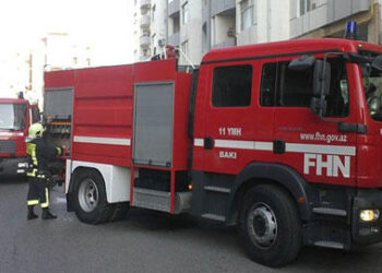 Biləsuvarda ev yandı: vəzifəli şəxsin anası öldü