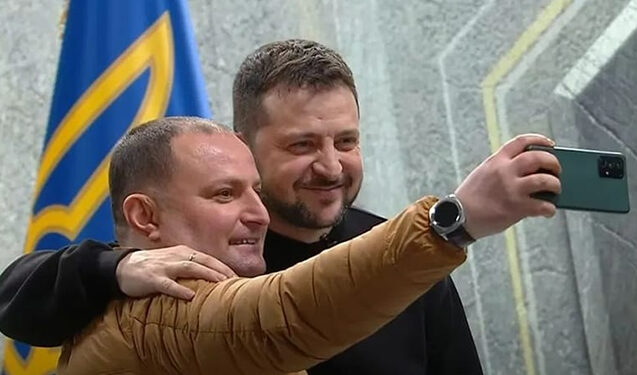 Zelenskinin azərbaycanlı jurnalistlə selfisi maraqla qaşılandı – Video