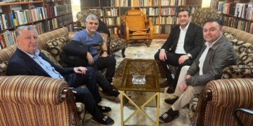 Deputatlar Fazil Mustafanın evinə getdilər – FOTO