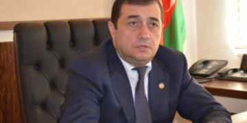 Sahibkarlar icra başçısını məhkəməyə verirlər