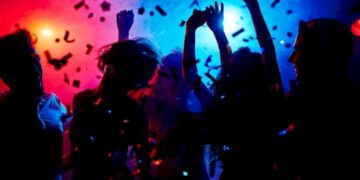 Yeniyetmə qızlar Tovuzdakı gecə klubunda necə peyda olur? – Video