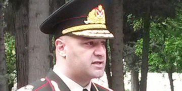 Yeni rəis generalı işdən çıxardı