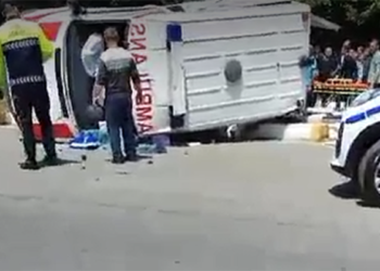 Təcili tibbi yardım maşını aşdı, ölən və yaralananlar var – Video – Yenilənib