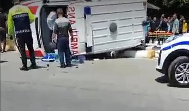 Təcili tibbi yardım maşını aşdı, ölən və yaralananlar var – Video – Yenilənib