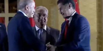 Sinan Oğanın Ərdoğanı təbrik anı – Video