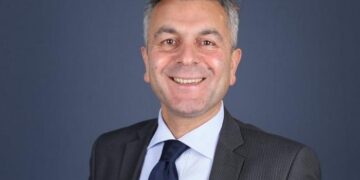 BİLƏSUVARDA İT YİYƏSİNİ TANIMIR.Fakt budur-Fotolar