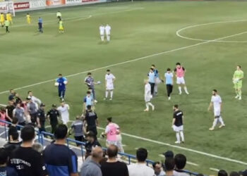 Polisin futbol zamanı meydana girən azarkeşi vurması iddiasına – Rəsmi cavab