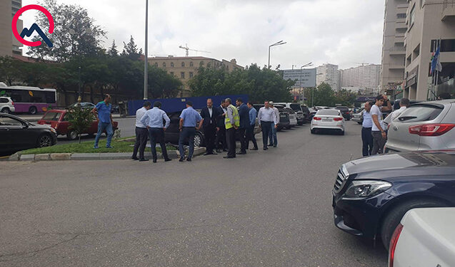 Yol kənarında xəsarət alan hamilə qadın öldü