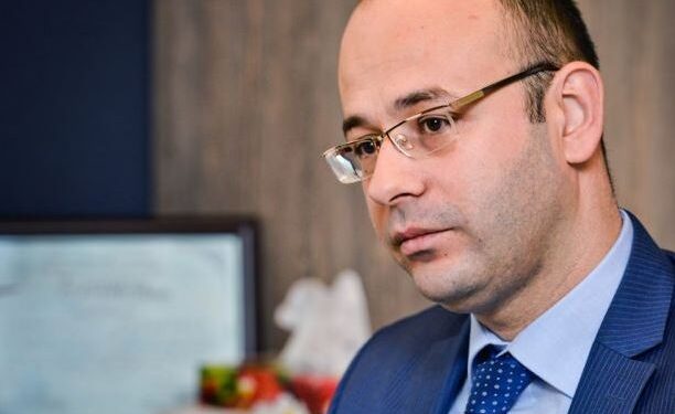 “Azərpoçt”un sədri vəzifəsindən azad edildi