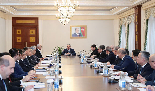 Samir Nuriyev iclas keçirdi