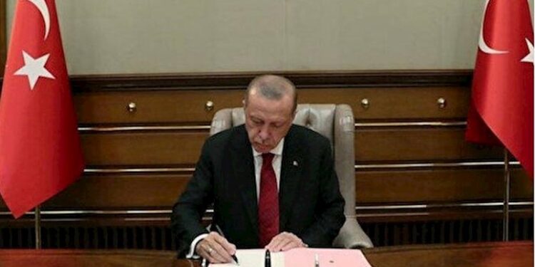 Ərdoğan Azərbaycanla bağlı saziş imzaladı