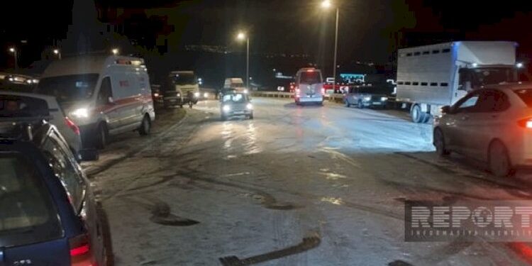 Şamaxı-İsmayıllı yolu güclü qar səbəbindən bağlandı, maşınlar yolda qaldı – Fotolar