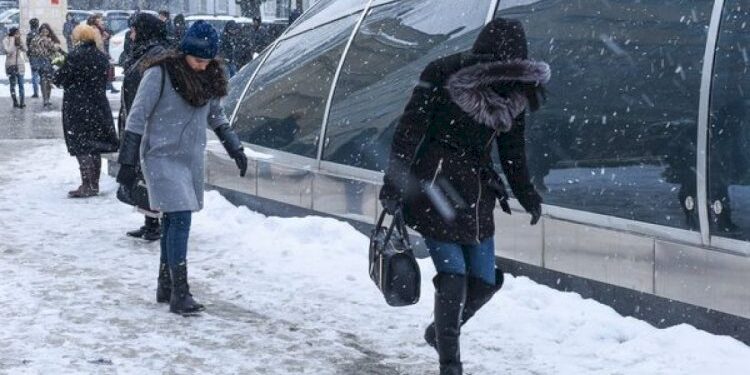 Azərbaycan Azərbaycan Bakı ağappaq oldu: Güclü qar yağır