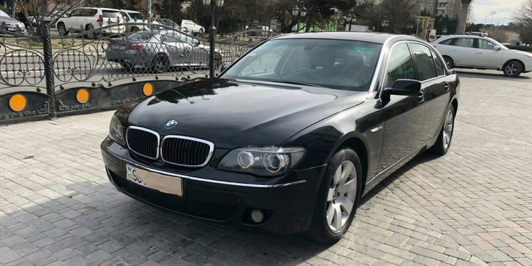 İcra Hakimiyyəti “BMW”ni satışa çıxardı – QİYMƏT