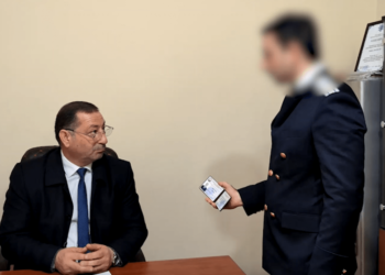 “Qaçqınkom”un vəzifəli şəxsi rüşvət alarkən saxlanıldı