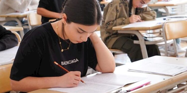 Buraxılış imtahanı keçirilib – 4 nəfər xaric olunub