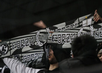 Azarkeşlər “Neftçi”nin oyunlarını boykot etdi