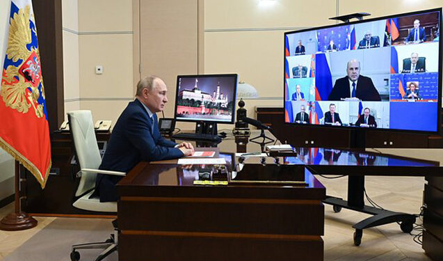 Putin Təhlükəsizlik Şurasının iclasını keçirdi