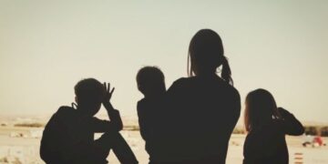 3 uşağı ilə birgə itkin düşən qadından XƏBƏR VAR