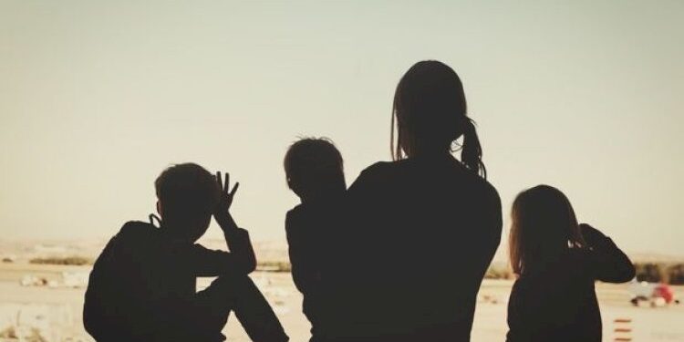 3 uşağı ilə birgə itkin düşən qadından XƏBƏR VAR