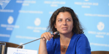 Simonyan Soçidə Nikolu təhqir etdi, qalmaqal yarandı