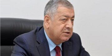 Vahid Əhmədovdan mırt sual: “Qurana əl basacaqlar, yoxsa Konstitusiyaya?”