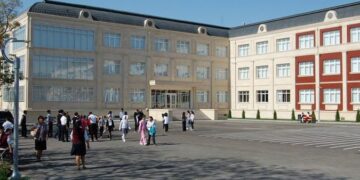 Goranboyda məktəbdəki davaya görə direktora xəbərdarlıq edildi