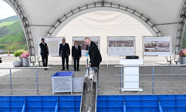 İlham Əliyev Şuşa rayonunun Turşsu qəsəbəsinin təməlini qoyub – YENİLƏNİB + FOTO