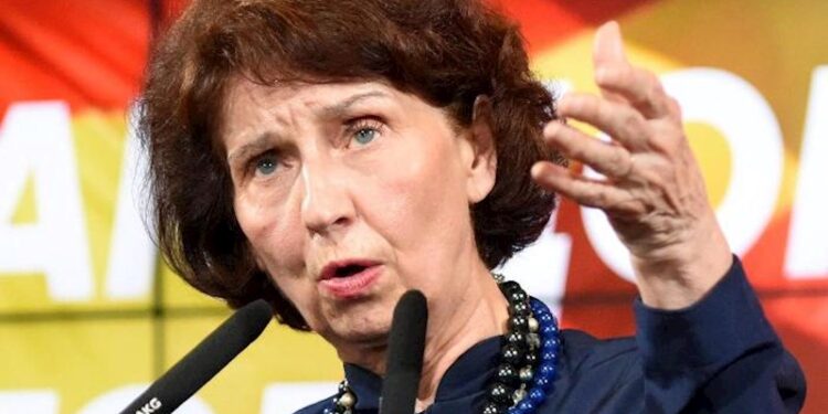 Şimali Makedoniyada ilk dəfə qadın prezident seçildi