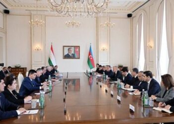 Prezidentlərin geniş tərkibdə görüşü baş tutdu