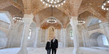 İlham Əliyev və Mehriban Əliyeva Aşağı Gövhər Ağa məscidində – YENİLƏNİB + FOTO