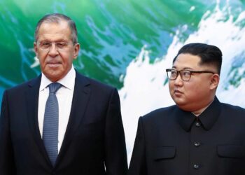 Kim Çendən öncə otağa girən Lavrov iclas zalından çıxarıldı