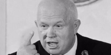 “Qadınlar başqa zala keçsinlər” –müəllimlərlə keçirilən görüşdə Xruşşovun qeyri-adi təklifi…