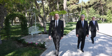 Prezidentin Nərimanov parkında gəzintisi (VİDEO)