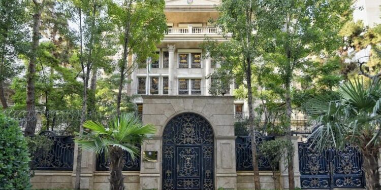 XƏBƏRAzərbaycanın İrandakı səfirliyinin fəaliyyəti bərpa edildi