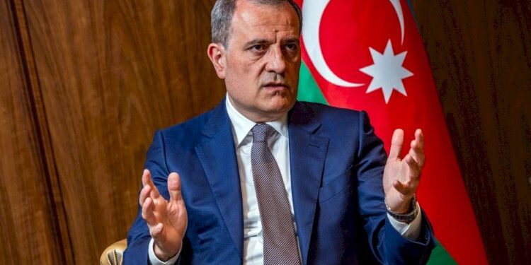 Bakının səbri daşdı: Bayramov İrəvana barmaq silkələdi