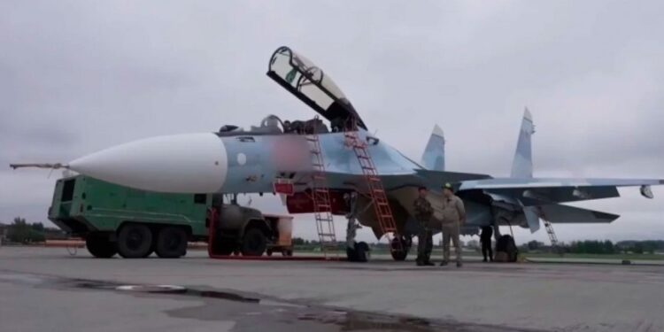 Rusiya ordusunun arsenalına yeni çoxfunksiyalı Su-30SM2 qırıcıları daxil edilib