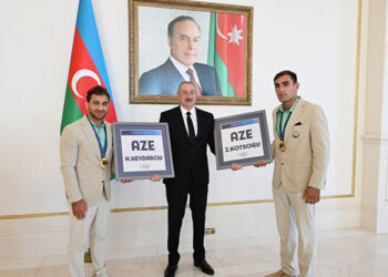 Hidayətlə Zelimdən Prezidentə hədiyyə – Foto