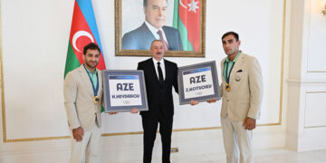 Hidayətlə Zelimdən Prezidentə hədiyyə – Foto