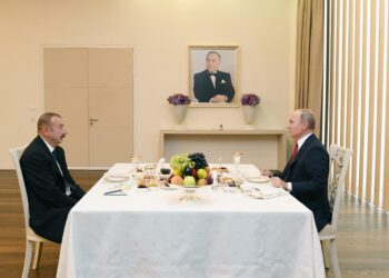 xronikaPrezidentlə xanımı evlərində Putinlə şam etdilər