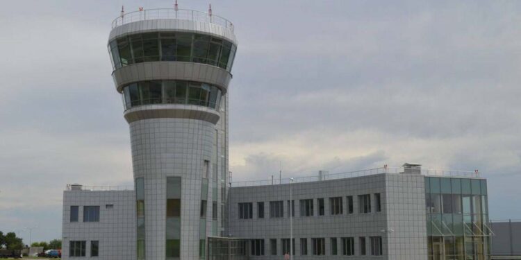 Belqorod aeroportuna PUA-larla hücum – İşçilər təxliyə edildi