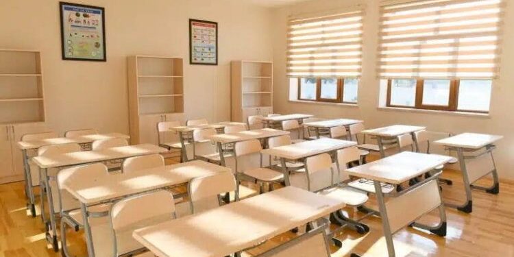 Məktəblər bağlanır, universitetlər distant təhsilə keçir