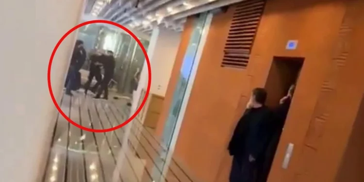 Moskvanın mərkəzində baş verən atışmada ölənlərin sayı artdı: ANBAAN GÖRÜNTÜLƏR