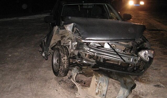 Maşın ağaca çırpıldı – Sürücü öldü